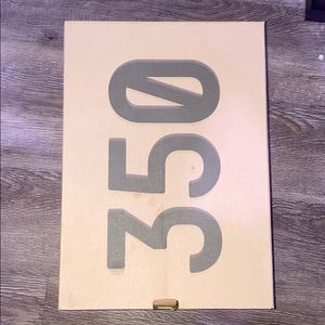 Yeezy 350 v2 Cinders